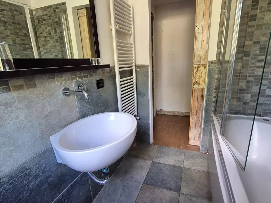 Immagine 64 di Casa colonica in vendita  a Camaiore