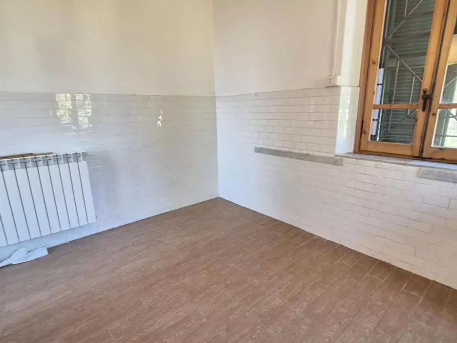 Immagine 83 di Casa colonica in vendita  a Camaiore