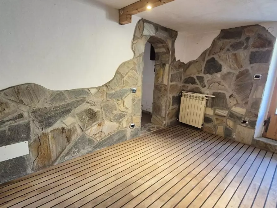 Immagine 44 di Casa colonica in vendita  a Camaiore