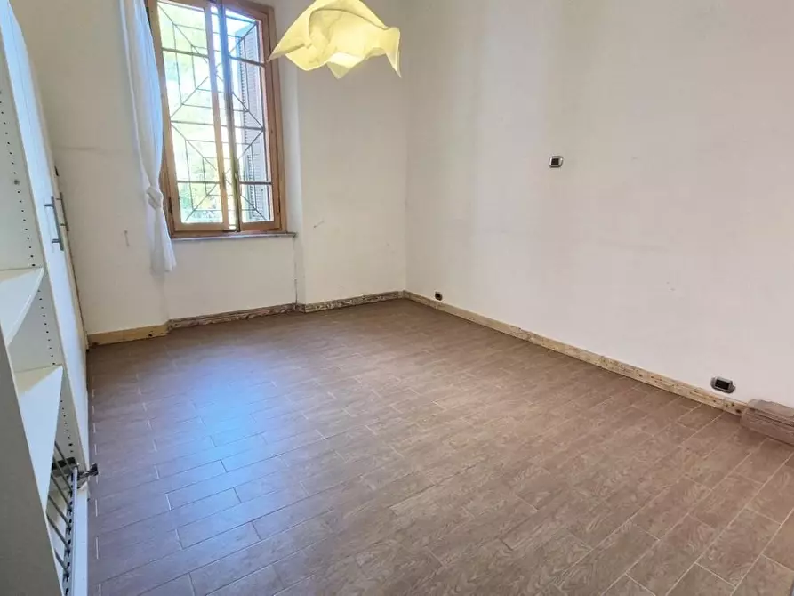 Immagine 102 di Casa colonica in vendita  a Camaiore