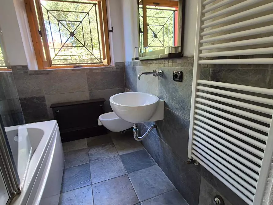 Immagine 59 di Casa colonica in vendita  a Camaiore