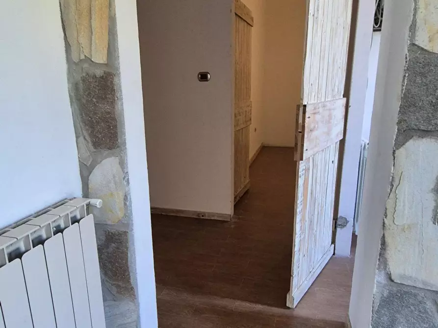 Immagine 100 di Casa colonica in vendita  a Camaiore