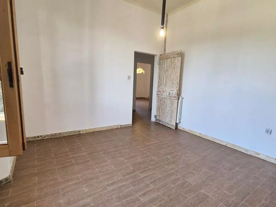 Immagine 117 di Casa colonica in vendita  a Camaiore