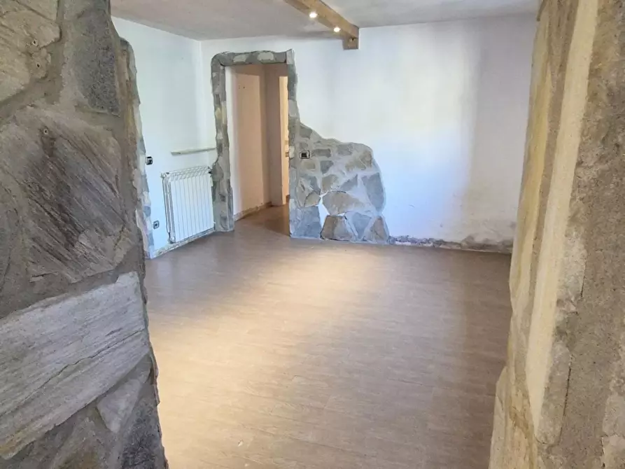 Immagine 67 di Casa colonica in vendita  a Camaiore