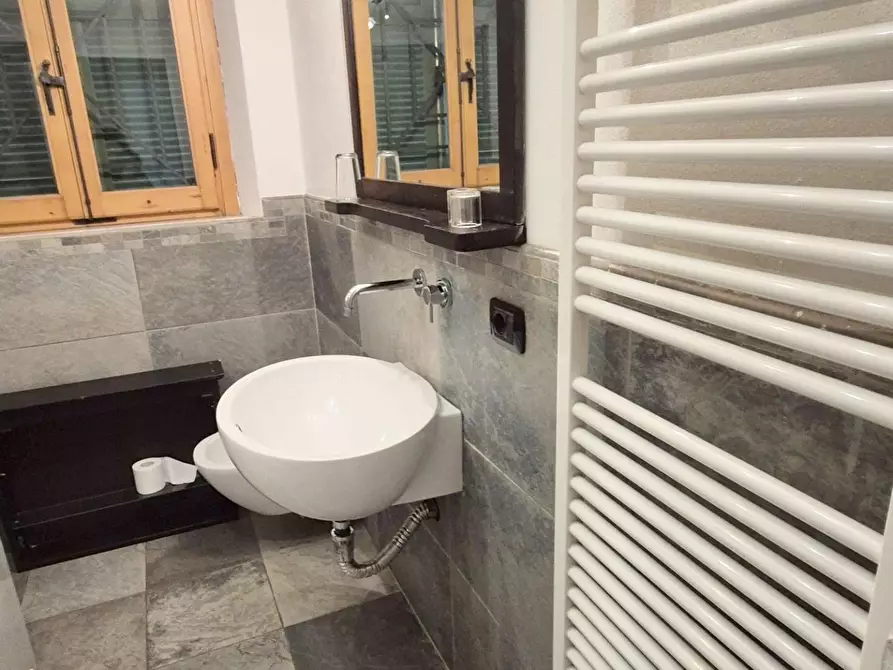 Immagine 70 di Casa colonica in vendita  a Camaiore