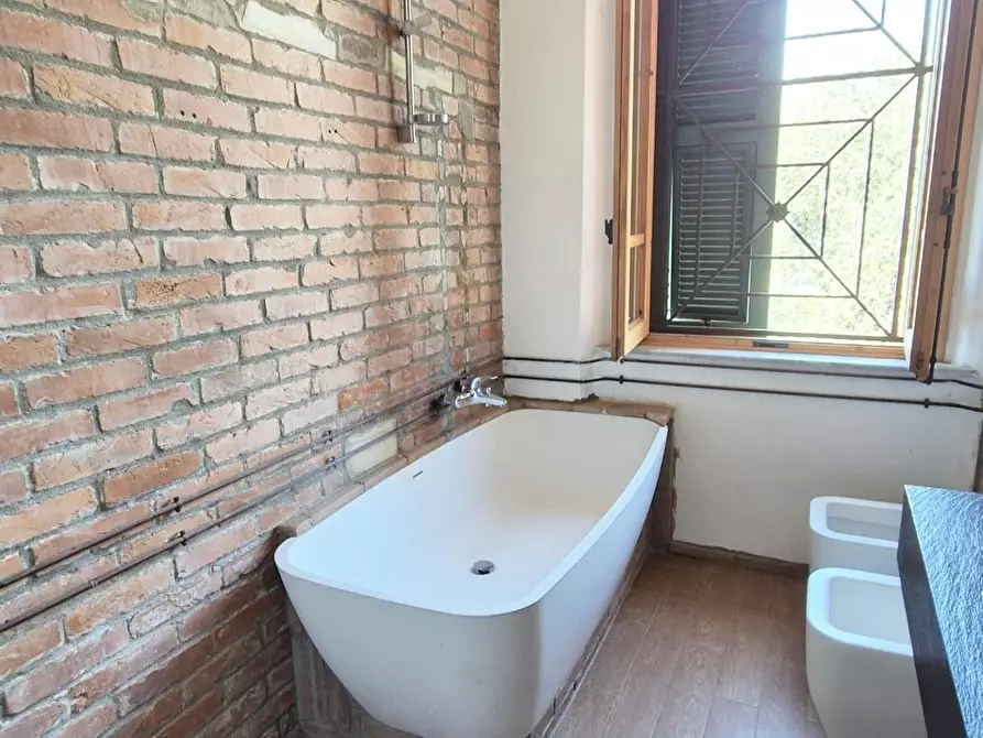 Immagine 122 di Casa colonica in vendita  a Camaiore