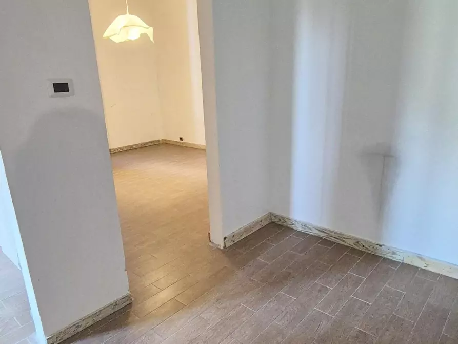 Immagine 101 di Casa colonica in vendita  a Camaiore