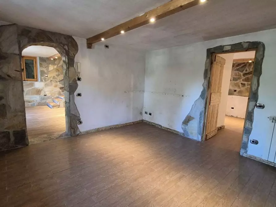 Immagine 36 di Casa colonica in vendita  a Camaiore