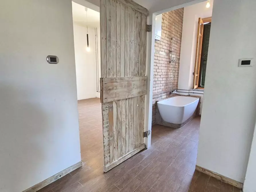 Immagine 119 di Casa colonica in vendita  a Camaiore