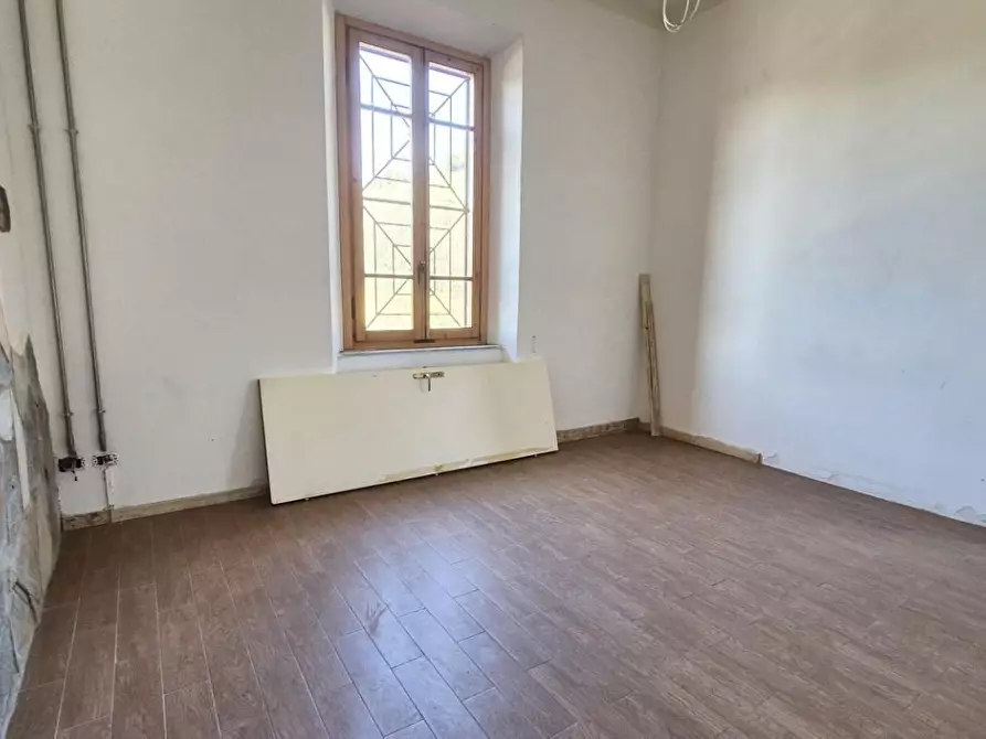 Immagine 93 di Casa colonica in vendita  a Camaiore