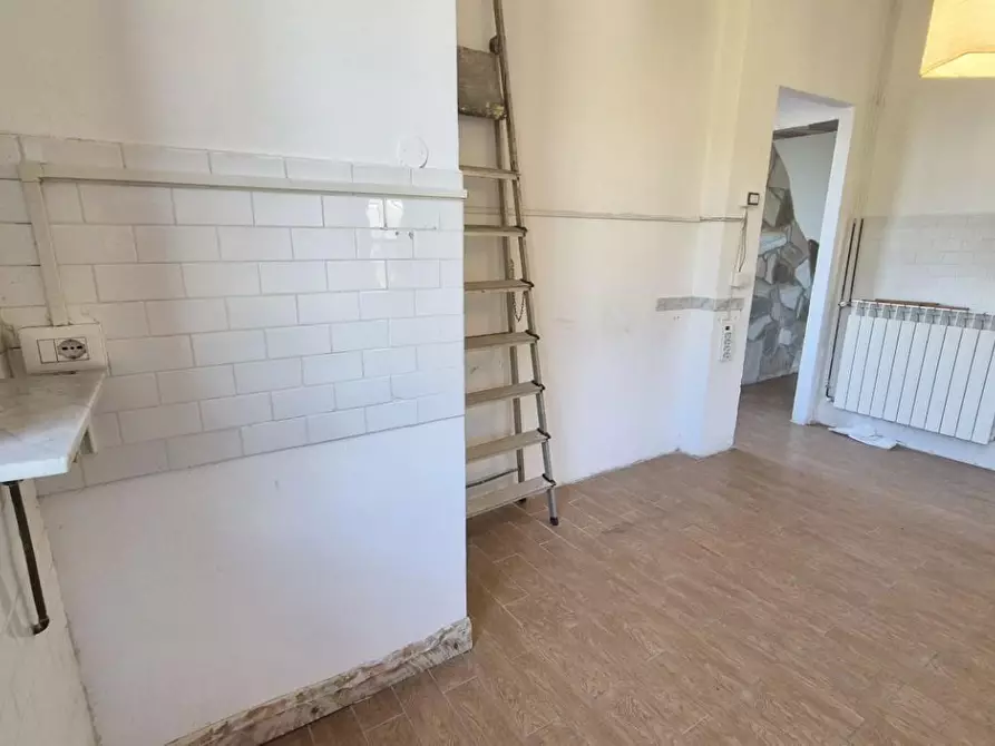 Immagine 81 di Casa colonica in vendita  a Camaiore