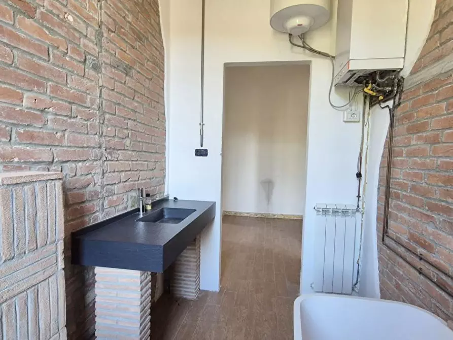 Immagine 126 di Casa colonica in vendita  a Camaiore