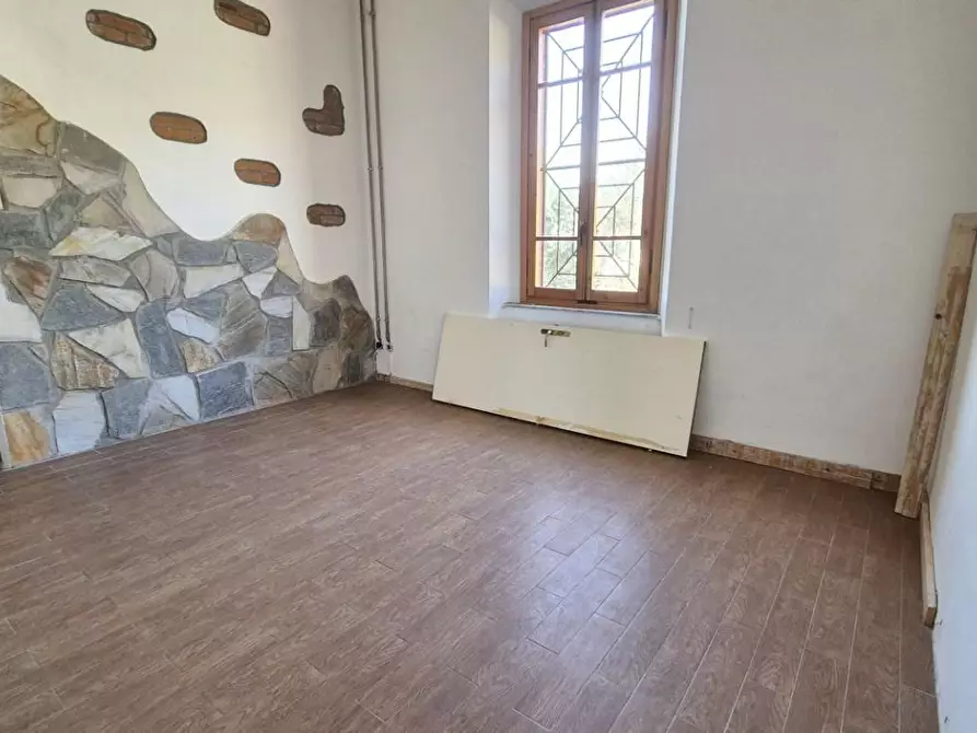 Immagine 92 di Casa colonica in vendita  a Camaiore