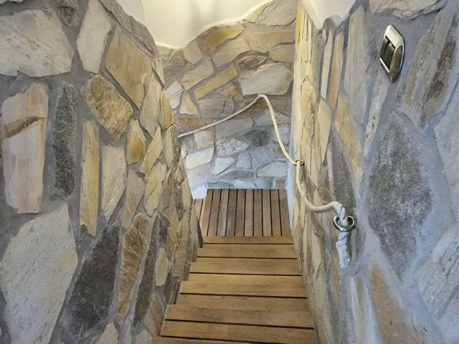 Immagine 135 di Casa colonica in vendita  a Camaiore