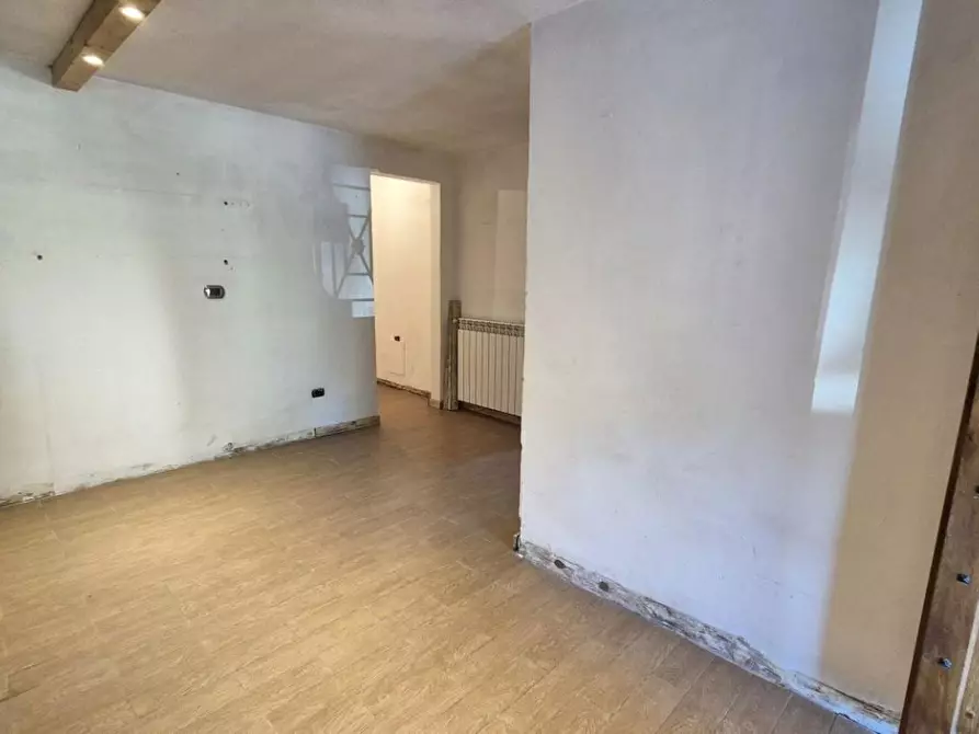 Immagine 29 di Casa colonica in vendita  a Camaiore