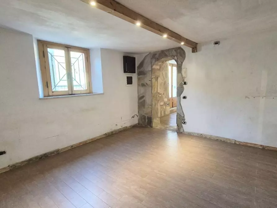 Immagine 34 di Casa colonica in vendita  a Camaiore