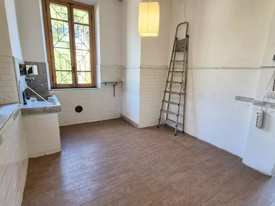 Immagine 79 di Casa colonica in vendita  a Camaiore