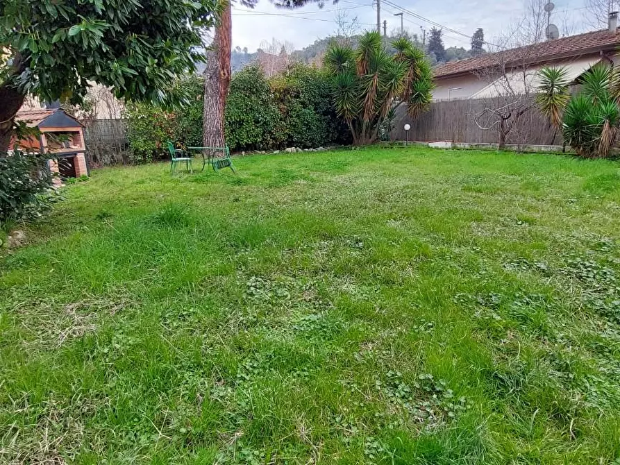 Immagine 129 di Casa colonica in vendita  a Camaiore