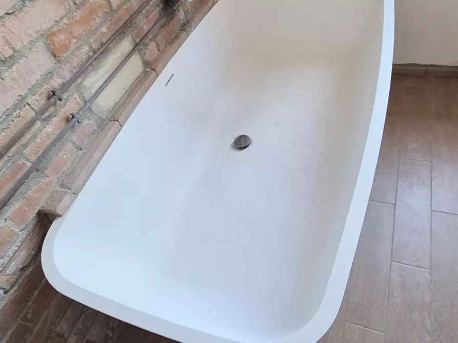 Immagine 124 di Casa colonica in vendita  a Camaiore