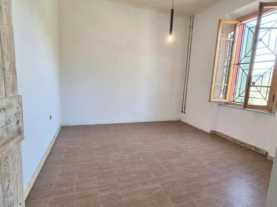 Immagine 112 di Casa colonica in vendita  a Camaiore