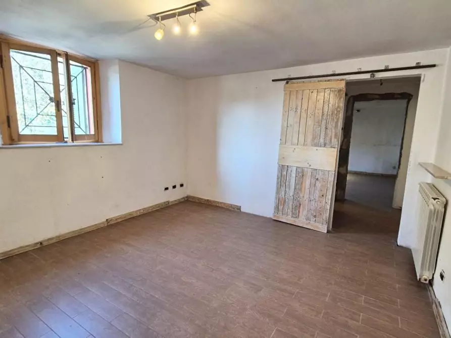 Immagine 56 di Casa colonica in vendita  a Camaiore