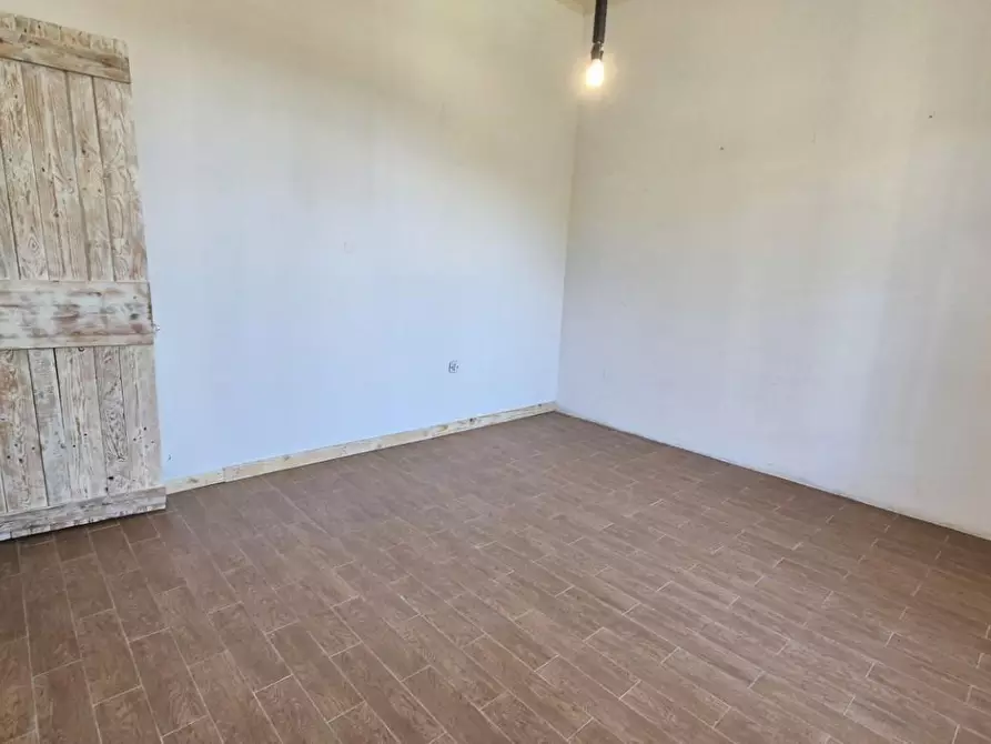 Immagine 114 di Casa colonica in vendita  a Camaiore