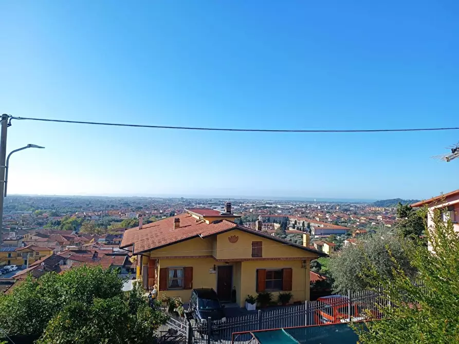 Immagine 2 di Terratetto in vendita  a Massa