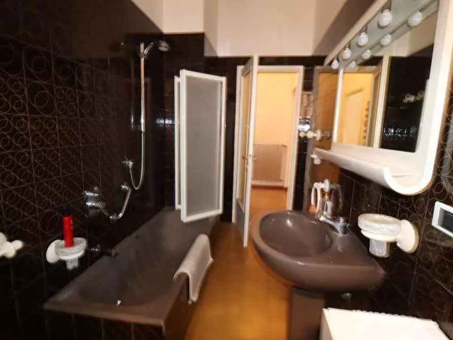 Immagine 9 di Appartamento in vendita  a La Spezia