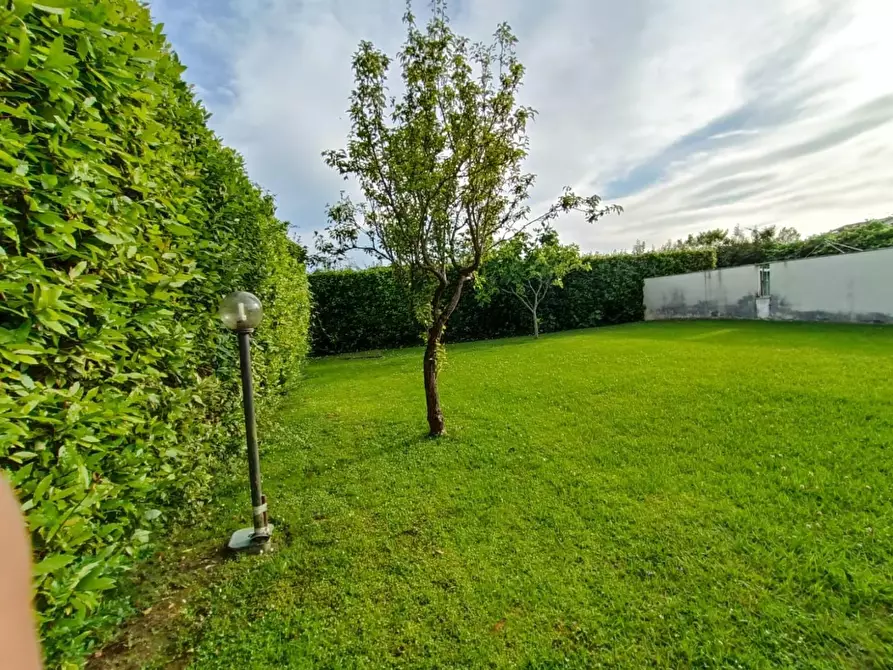 Immagine 36 di Casa bifamiliare in vendita  a Montignoso