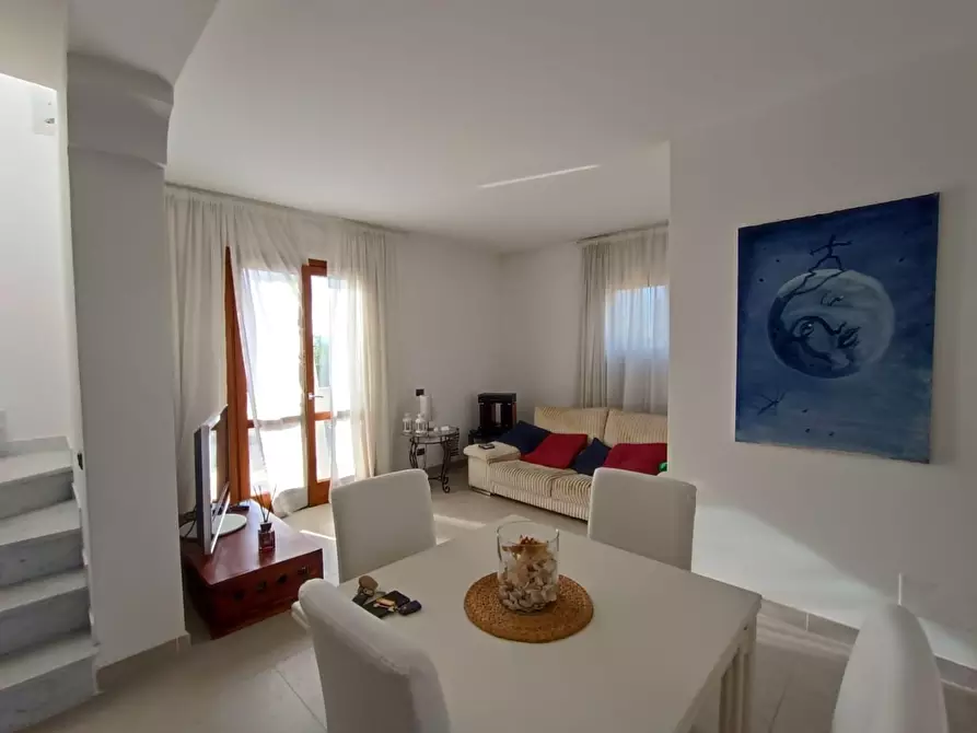 Immagine 10 di Casa bifamiliare in vendita  a Montignoso