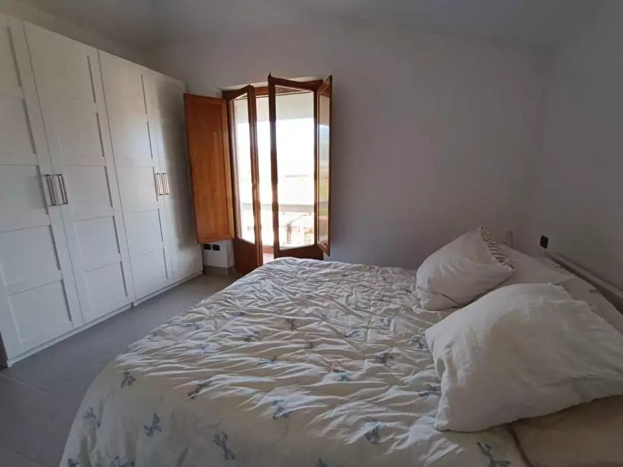 Immagine 30 di Casa bifamiliare in vendita  a Montignoso