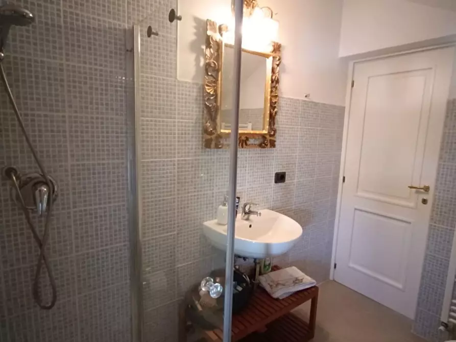 Immagine 28 di Casa bifamiliare in vendita  a Montignoso