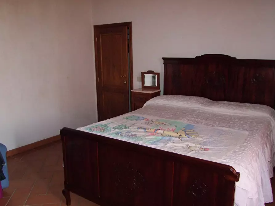 Immagine 9 di Casa colonica in vendita  a Dicomano