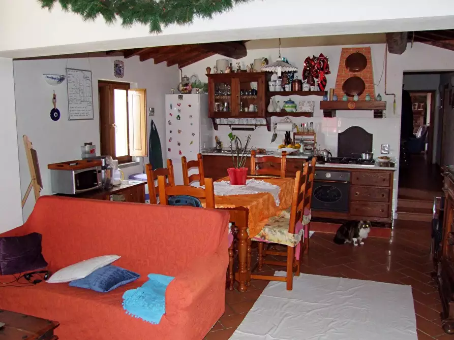 Immagine 6 di Casa colonica in vendita  a Dicomano