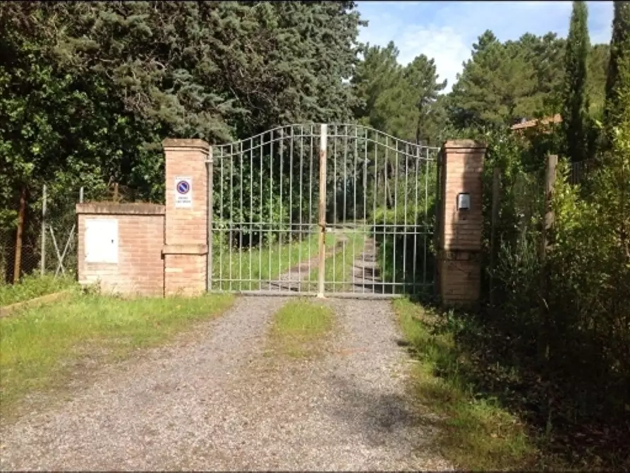 Immagine 18 di Deposito in vendita  a Montaione