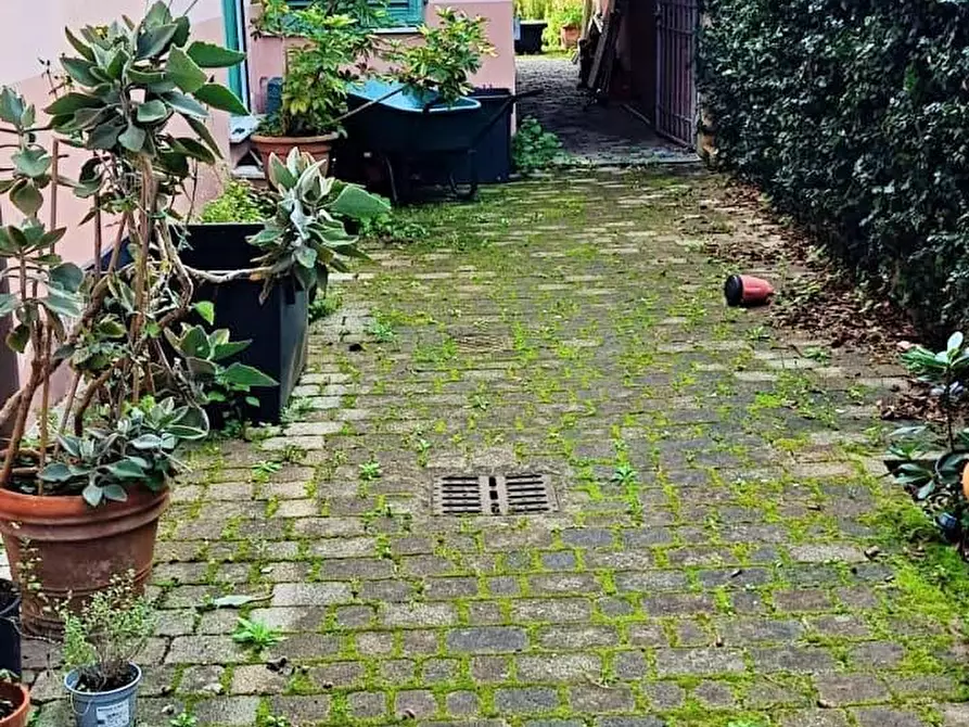 Immagine 6 di Casa bifamiliare in vendita  a Pisa