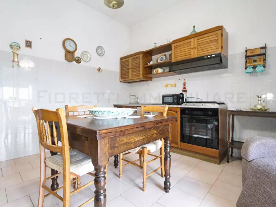 Immagine 13 di Appartamento in vendita  a Suvereto