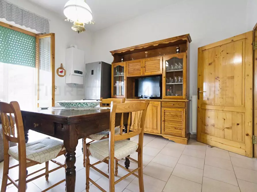 Immagine 10 di Appartamento in vendita  a Suvereto