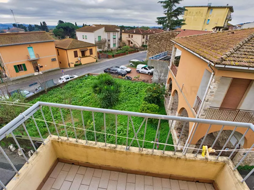 Immagine 30 di Appartamento in vendita  a Suvereto