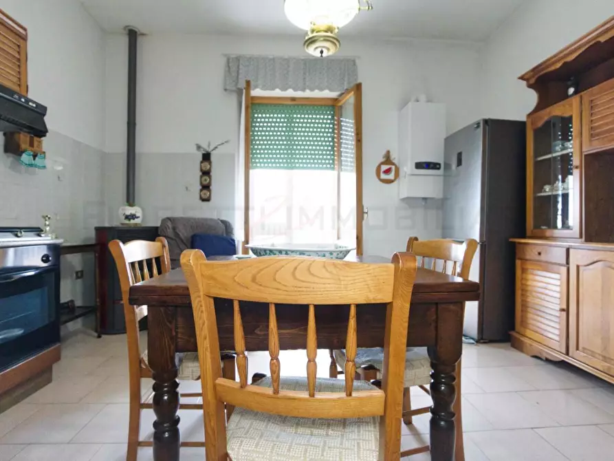 Immagine 11 di Appartamento in vendita  a Suvereto