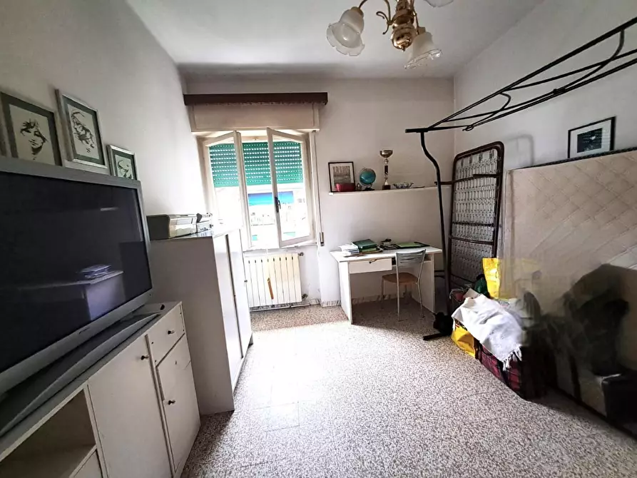 Immagine 13 di Appartamento in vendita  a Massa