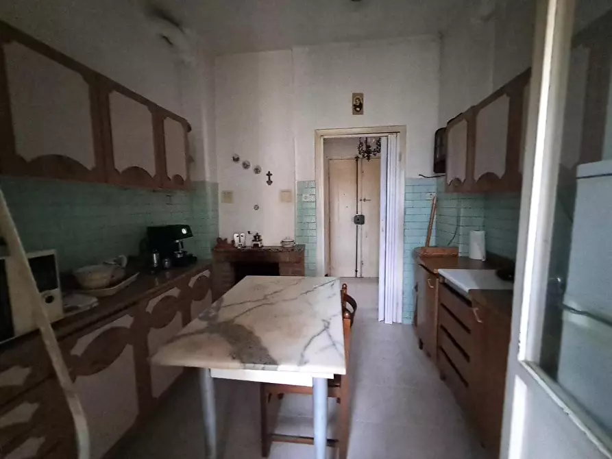 Immagine 5 di Appartamento in vendita  a Massa