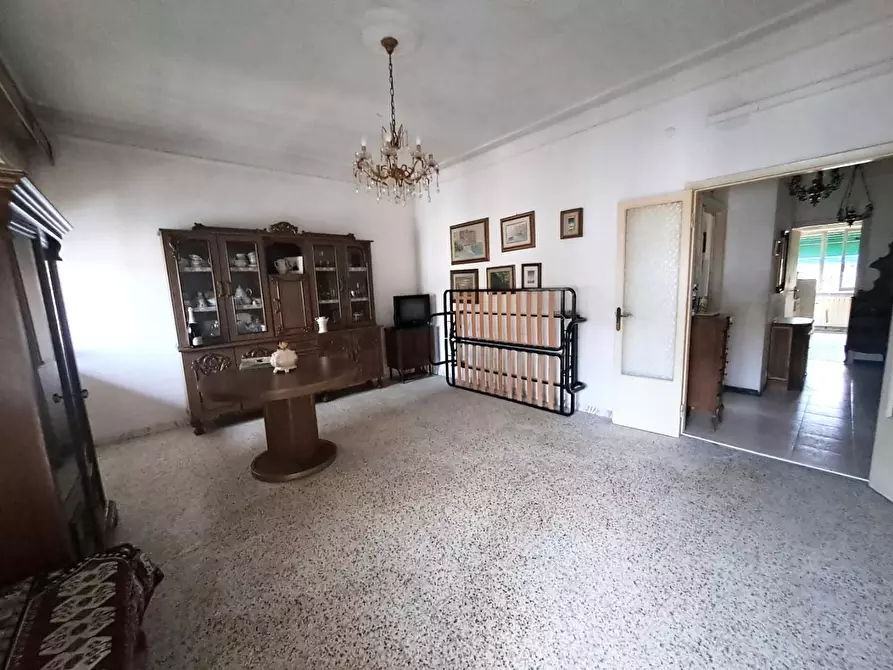 Immagine 2 di Appartamento in vendita  a Massa