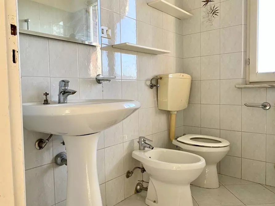 Immagine 25 di Appartamento in vendita  a Massa