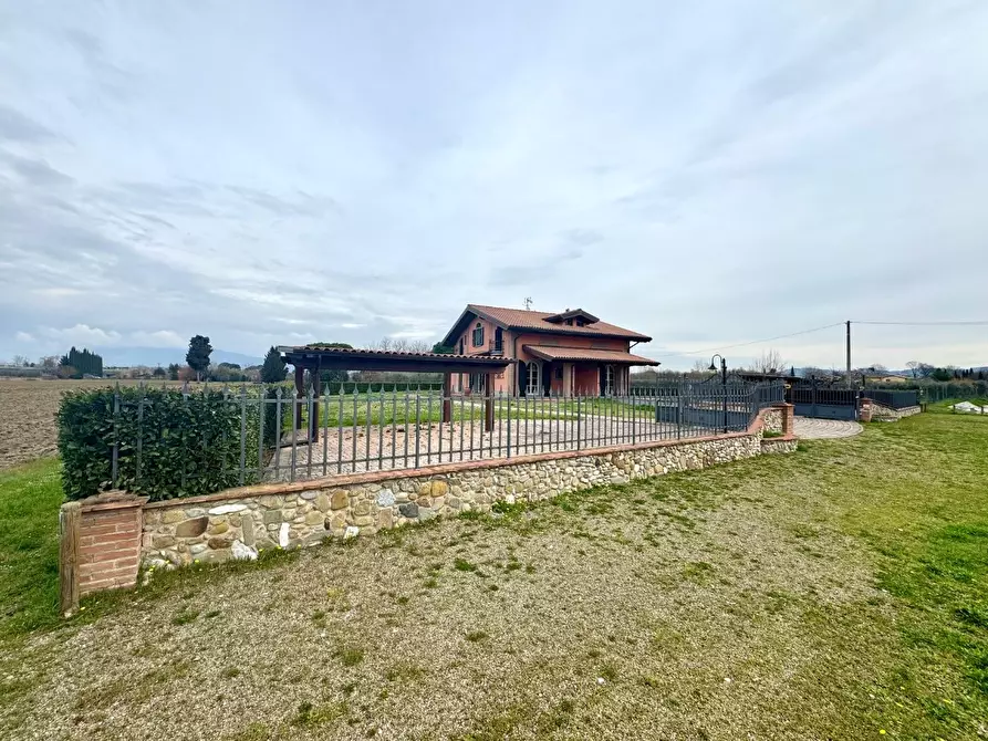 Immagine 3 di Villa in vendita  a Empoli