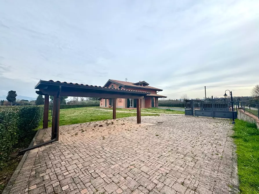 Immagine 4 di Villa in vendita  a Empoli