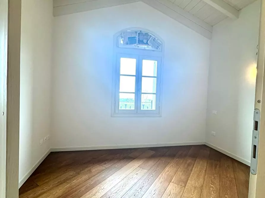 Immagine 47 di Villa in vendita  a Empoli