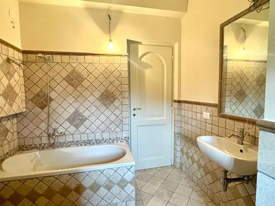 Immagine 21 di Villa in vendita  a Empoli