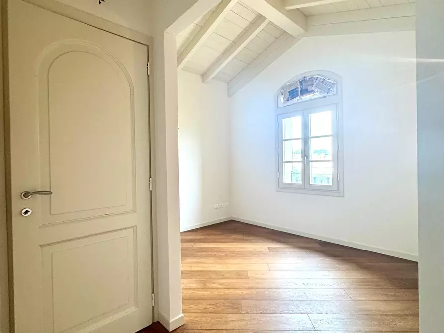 Immagine 48 di Villa in vendita  a Empoli