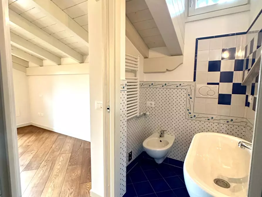 Immagine 43 di Villa in vendita  a Empoli